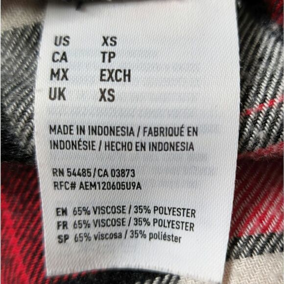 American Eagle Super soft plaid button down long sleeve shirt - Picture 7 of 7